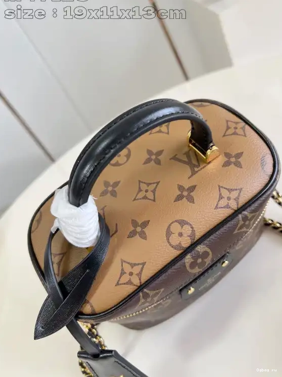 VUITTON VANITY LOUIS PM 0629